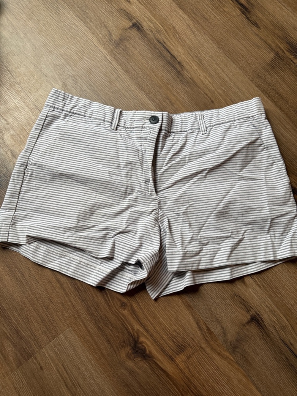 GAP Striped Women’s Shorts - Light Gray & White